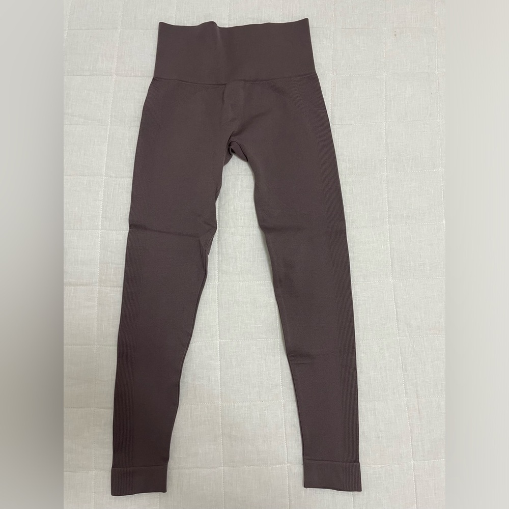 SET Active One-Shoulder Sports Bra + High-Waist Leggings in Mauve - Picture 5 of 5